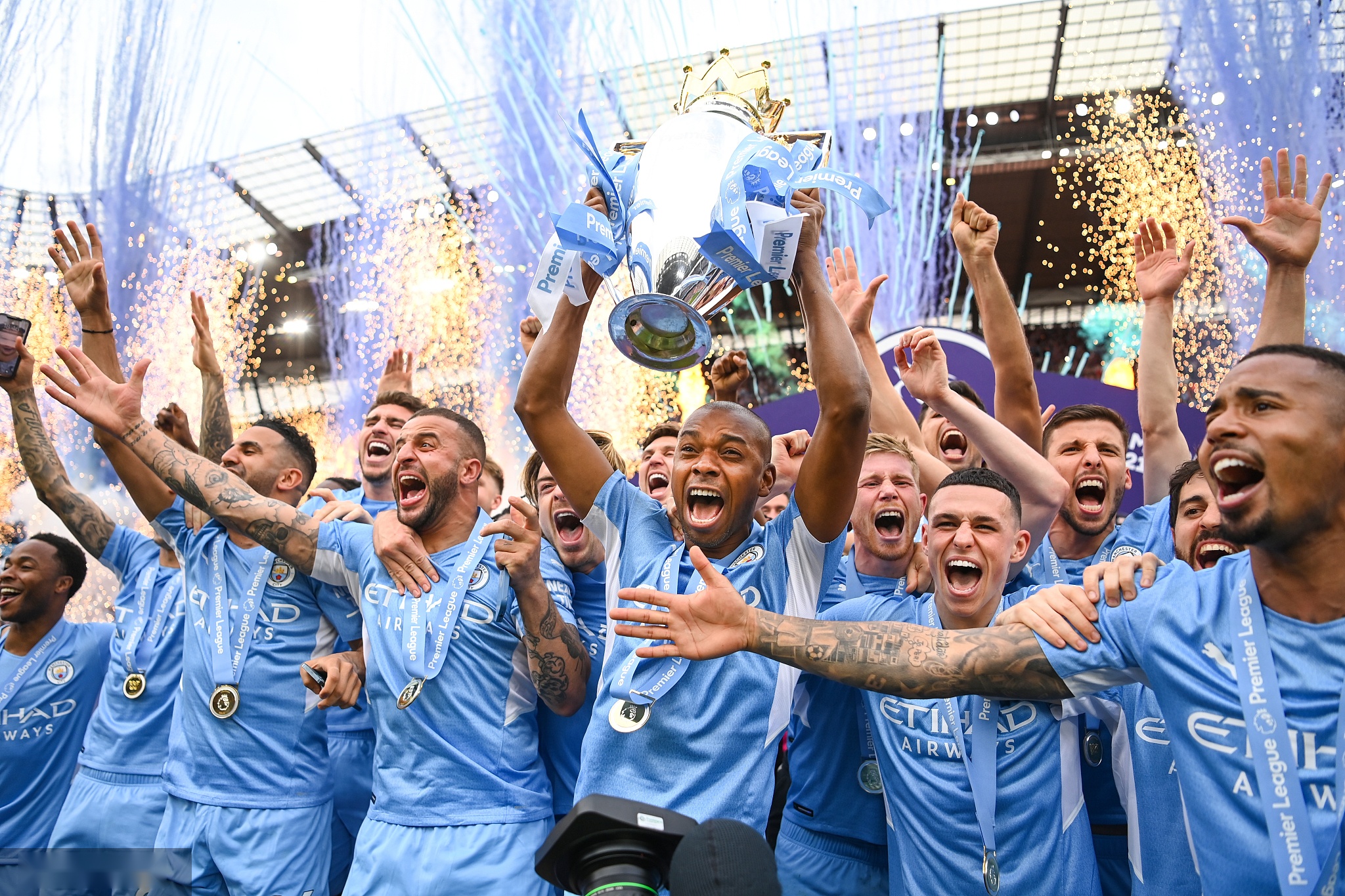 队密切合作 队密切合作